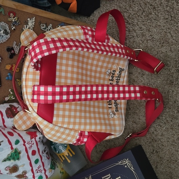 Winnie the pooh picnic Loungefly bag - Picture 3 of 3